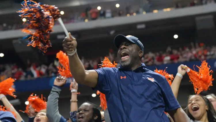 MELT CEO Vince Thompson and AJC College Football Writer Tim Tucker Discuss Declining Football Attendance Numbers