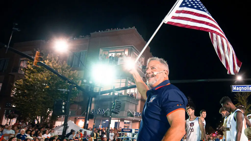Tipoff at Toomer’s Auburn Basketball Event